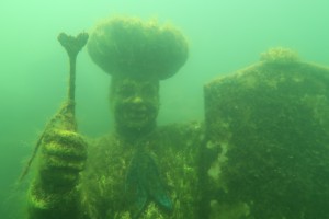 Tolle Statue Unterwasser